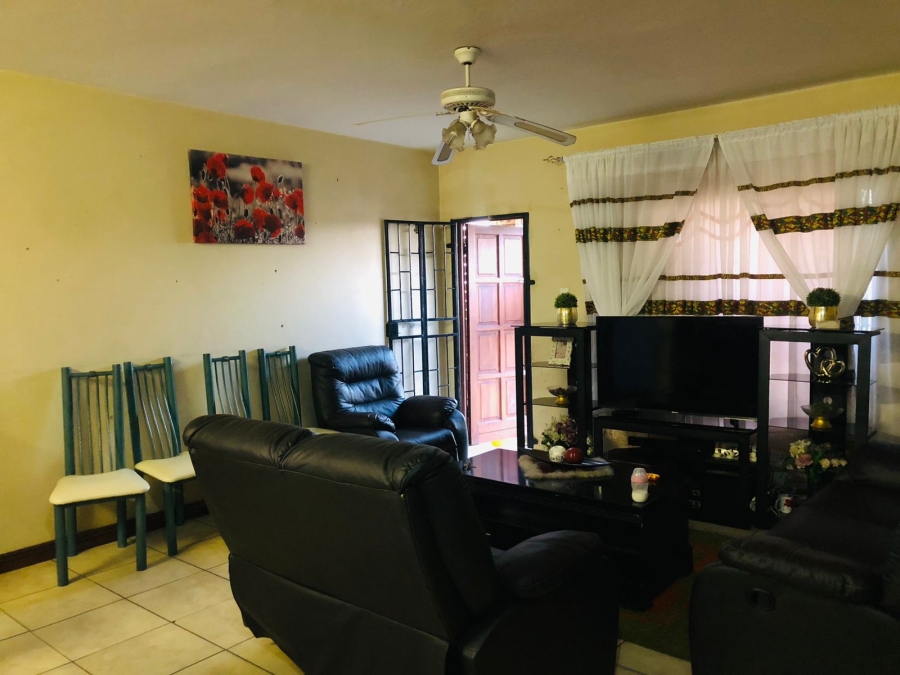 2 Bedroom Property for Sale in Rustenburg Central North West